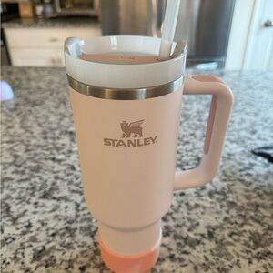 Stanley H2.0 quencher 40 oz tumbler pink quartz